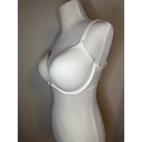 Victoria’s Secret Body By Victoria Push Up Bra 36DDD - Picture 2 of 7